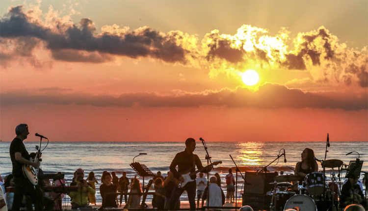 riccione albe in controluce