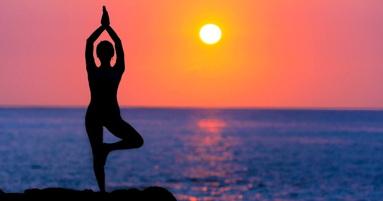 YOGA AL SORGERE DEL SOLE SUL LUNGOMARE DI RICCIONE, Villa Mussolini