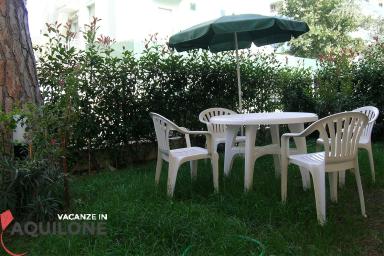 Holiday apartment for 4 people, ground floor with private garden, for rent in Riccione - TANC4
